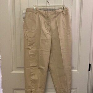 E722 Duck head Khaki Capri EUC Size 12